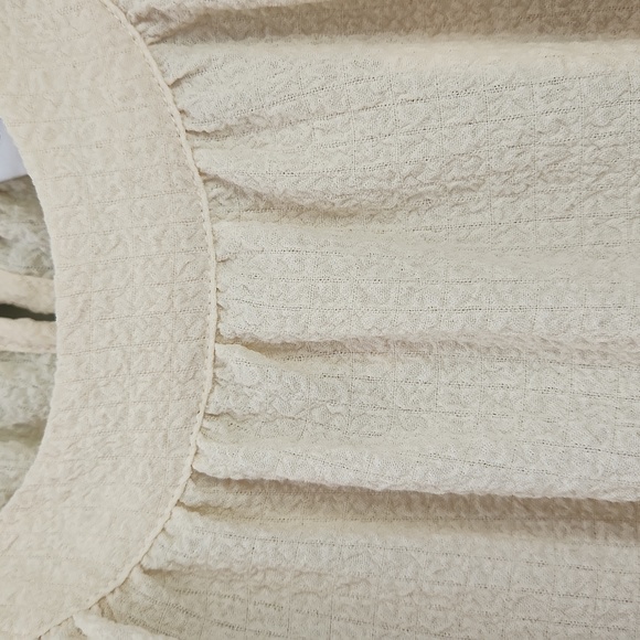 Calvin Klein, Woman's, Sz XS runs Big, light Yellow, NWT, Light Weight Blouse, - Picture 2 of 10